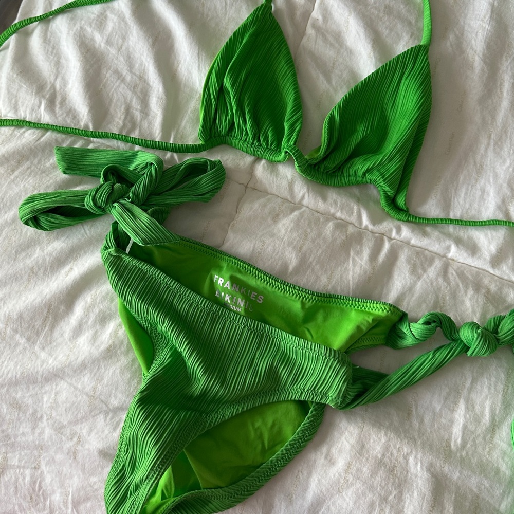 Frankie's bikinis green set